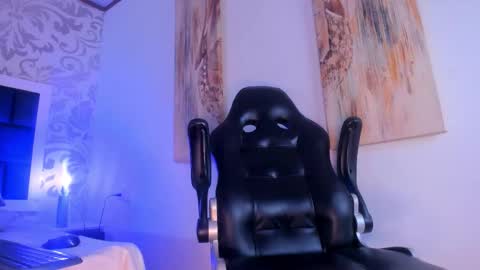 Vynny Blacke online show from February 18, 4:30 am