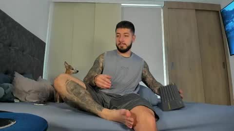 vyxen_ online show from April 22, 8:21 pm