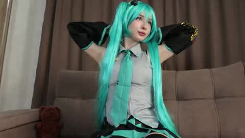 Snapshot of w1xll chatting on October 19, 4:13 am Nana online show from October 19, 4:13 am