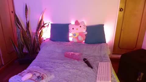 kitty SUPORT ME AND MY BABY SINGLE MOMY online show from September 13, 12:05 pm