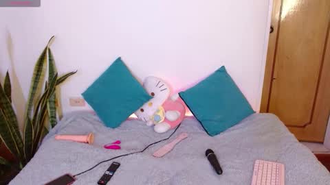 kitty SUPORT ME AND MY BABY SINGLE MOMY online show from November 21, 9:46 pm