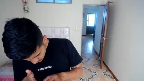 Snapshot of wade_wil chatting on June 7, 4:33 pm wade and antonella online show from June 7, 4:33 pm