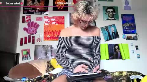 Snapshot of wahbaby chatting on May 26, 7:10 pm marz online show from May 26, 7:10 pm