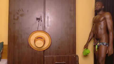 Snapshot of wakanda_mamba chatting on October 12, 2:21 am Wakanda Mamba online show from October 12, 2:21 am