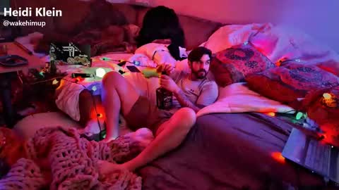 wakehimup online show from December 22, 1:57 am