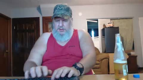 Snapshot of walkingbird chatting on August 7, 9:17 pm walkingbird online show from August 7, 9:17 pm