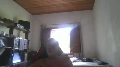 Snapshot of walmen20222 chatting on March 9, 6:54 pm walmen20222 online show from March 9, 6:54 pm