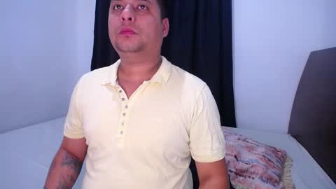 Snapshot of wanda_ember chatting on February 5, 1:37 am Wanda and Ember online show from February 5, 1:37 am