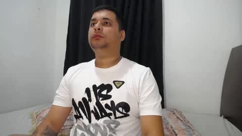 Snapshot of wanda_ember chatting on February 6, 12:33 am Wanda and Ember online show from February 6, 12:33 am