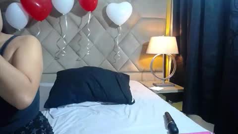 Snapshot of wanda_ember chatting on September 23, 9:56 am Wanda and Ember online show from September 23, 9:56 am