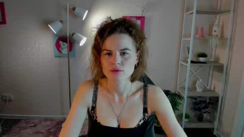 Wanda online show from February 15, 1:31 pm