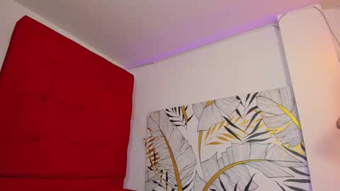 Snapshot of wanda_liones chatting on February 24, 11:25 pm Wanda online show from February 24, 11:25 pm