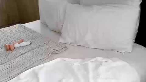 wanderlustgaal online show from October 18, 6:19 pm