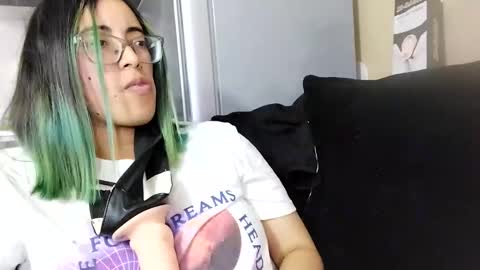 Waningrose  Lu online show from November 8, 9:24 pm