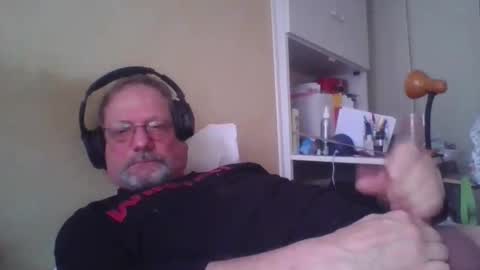 Snapshot of wanky357 chatting on February 9, 7:56 am Tibo Love online show from February 9, 7:56 am