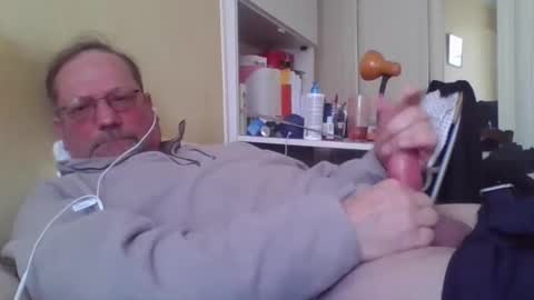 Snapshot of wanky357 chatting on February 16, 1:18 pm Tibo Love online show from February 16, 1:18 pm