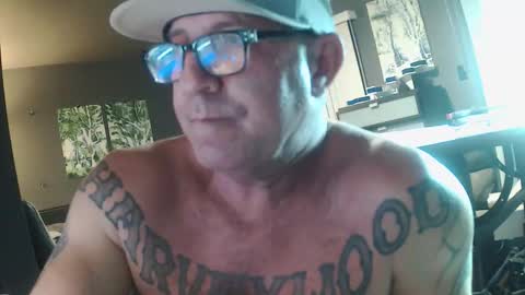 inittogetitin online show from December 5, 12:03 pm