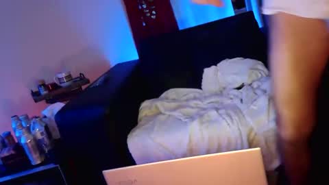 wantmymantofukme online show from November 18, 12:20 pm