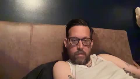 Snapshot of warispeace666 chatting on May 20, 5:24 am warispeace666 online show from May 20, 5:24 am