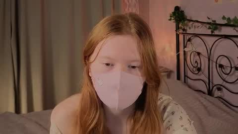 lira and flo online show from January 11, 2:05 am