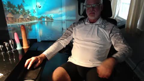 wasted_daze_ online show from April 1, 10:51 pm