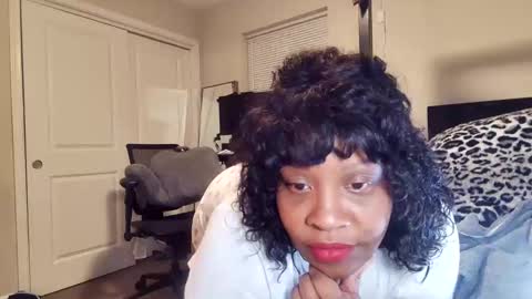 Snapshot of waterfalls69 chatting on March 26, 4:51 am LAUREN LUSH online show from March 26, 4:51 am