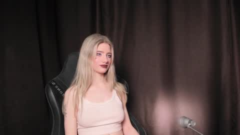 Snapshot of waterfallwoods chatting on January 5, 6:46 am waterfallwoods online show from January 5, 6:46 am