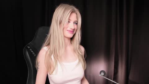 Snapshot of waterfallwoods chatting on January 22, 8:29 am waterfallwoods online show from January 22, 8:29 am