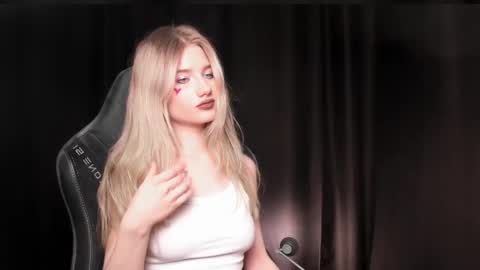 Snapshot of waterfallwoods chatting on February 14, 4:41 pm waterfallwoods online show from February 14, 4:41 pm