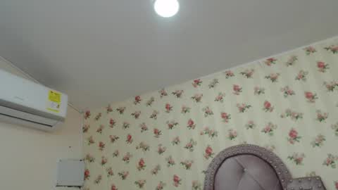 Milf Latina online show from April 8, 1:11 pm