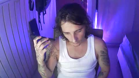 Snapshot of wave_boyy chatting on May 8, 10:37 pm wave_boyy online show from May 8, 10:37 pm