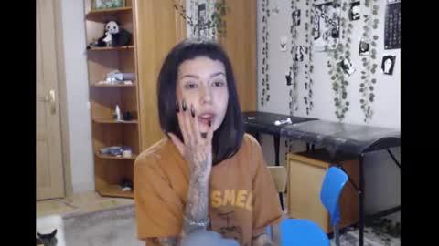 Mina online show from February 22, 6:50 pm