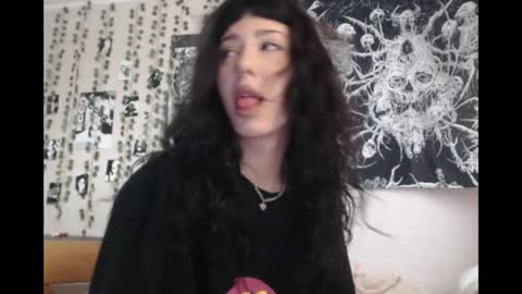 Mina online show from April 22, 3:02 pm