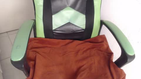 Trixie 3 online show from October 8, 1:42 pm