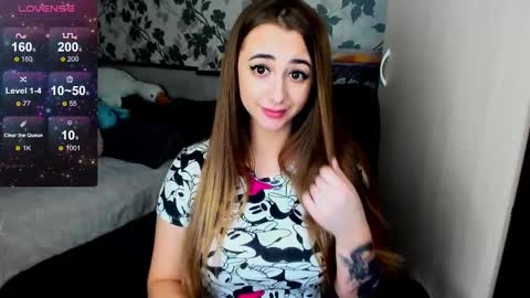 Snapshot of weakness4u chatting on December 12, 4:04 am Maya online show from December 12, 4:04 am