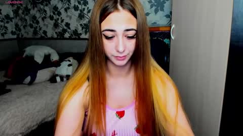 Snapshot of weakness4u chatting on October 6, 8:34 am Maya online show from October 6, 8:34 am