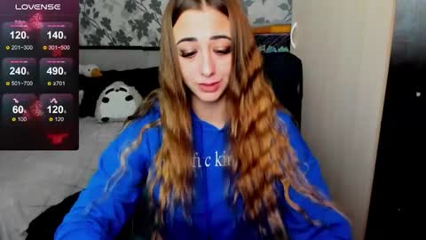 Snapshot of weakness4u chatting on November 4, 6:12 am Maya online show from November 4, 6:12 am