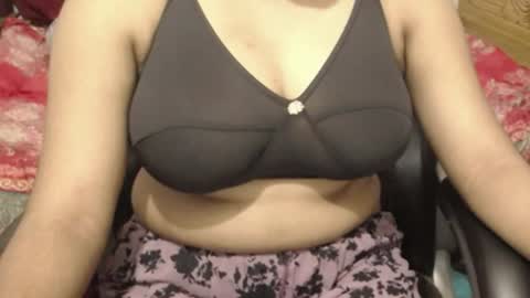 Snapshot of webshowxxx chatting on August 7, 11:40 pm mina online show from August 7, 11:40 pm