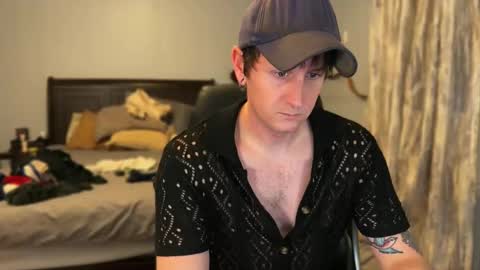 Snapshot of webslingxxxx chatting on February 11, 11:21 pm webslingxxxx online show from February 11, 11:21 pm