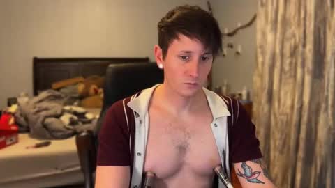 Snapshot of webslingxxxx chatting on February 17, 1:24 am webslingxxxx online show from February 17, 1:24 am