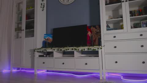  moon  online show from December 2, 1:13 pm