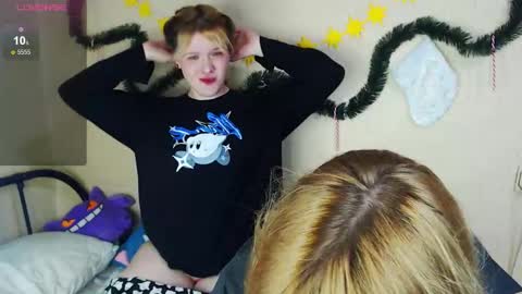 Snapshot of wehavepussies chatting on December 14, 4:01 pm rixsy and ricky online show from December 14, 4:01 pm