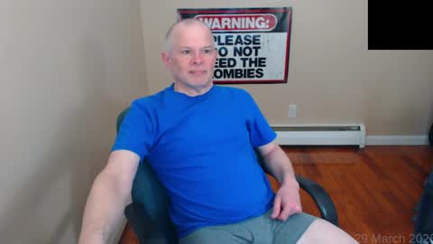 Snapshot of weird_chris chatting on March 29, 5:13 pm Chris online show from March 29, 5:13 pm