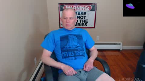 Snapshot of weird_chris chatting on April 1, 11:57 pm Chris online show from April 1, 11:57 pm