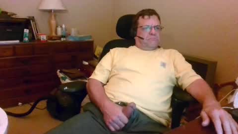 Snapshot of welderod chatting on June 15, 4:25 am welderod online show from June 15, 4:25 am