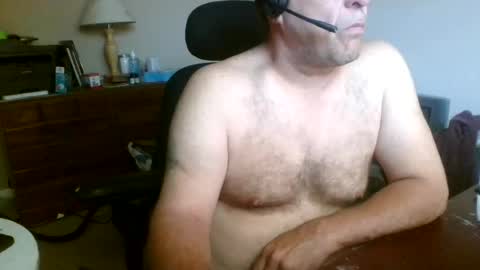 Snapshot of welderod chatting on June 19, 9:29 pm welderod online show from June 19, 9:29 pm