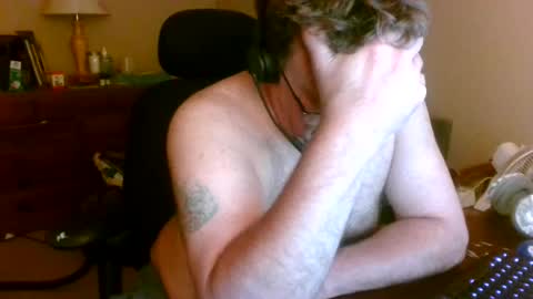 Snapshot of welderod chatting on July 2, 9:59 am welderod online show from July 2, 9:59 am