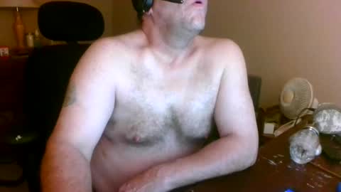 Snapshot of welderod chatting on July 3, 10:43 am welderod online show from July 3, 10:43 am