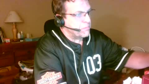 Snapshot of welderod chatting on July 5, 5:25 am welderod online show from July 5, 5:25 am