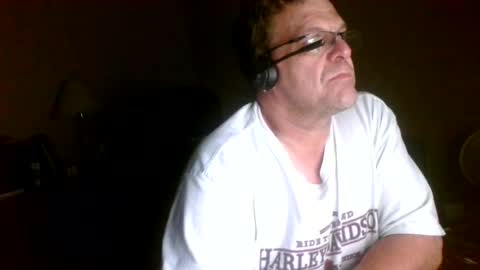 Snapshot of welderod chatting on July 10, 9:56 am welderod online show from July 10, 9:56 am